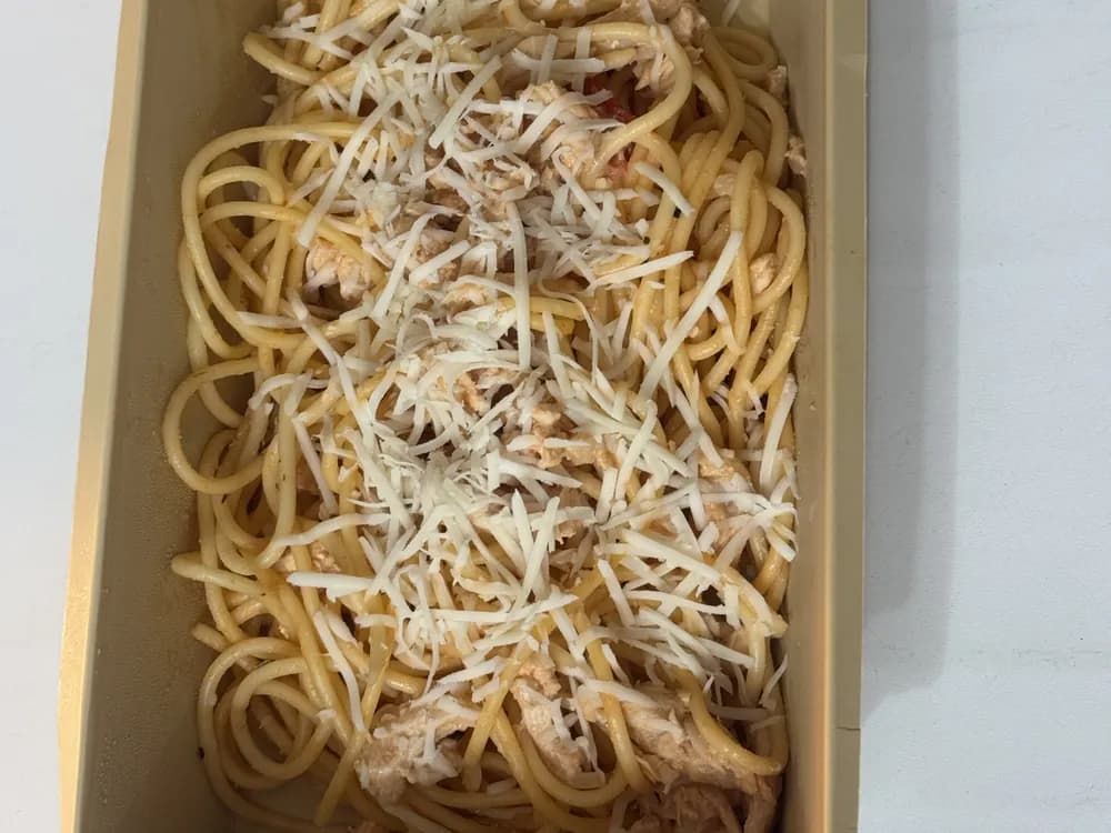 Паста с курицей и томатами