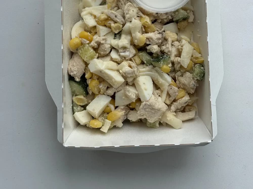 Салат с кукурузой и куриной грудкой