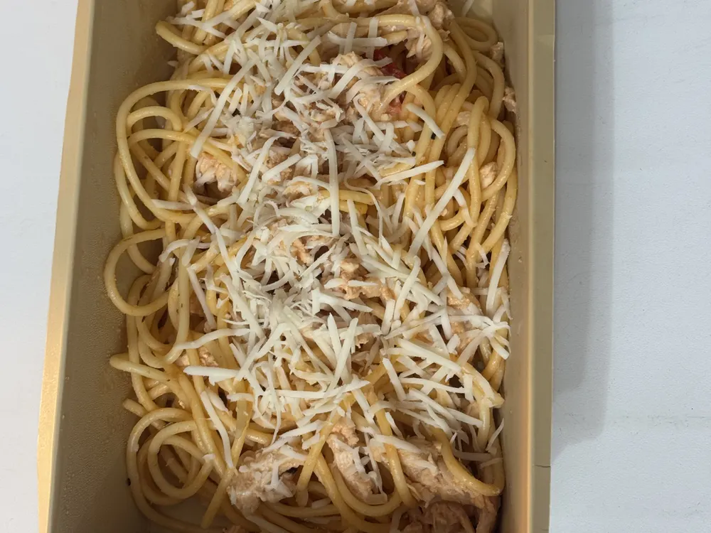 Паста с курицей и томатами